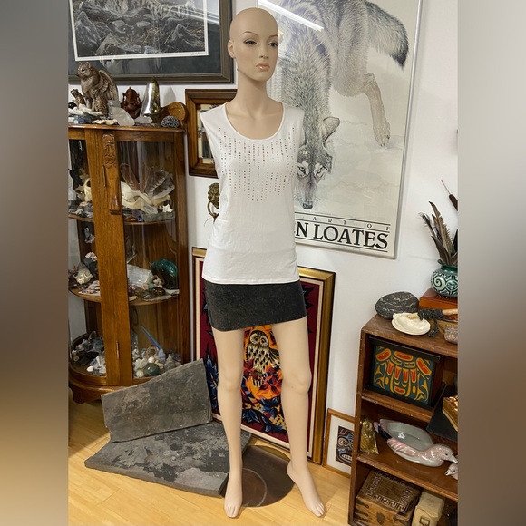 🐦‍⬛4/$20🐦‍⬛ Tank Top with Golden Spheres Appliqués in Subtle Cat/Heart Shape - Picture 11 of 15